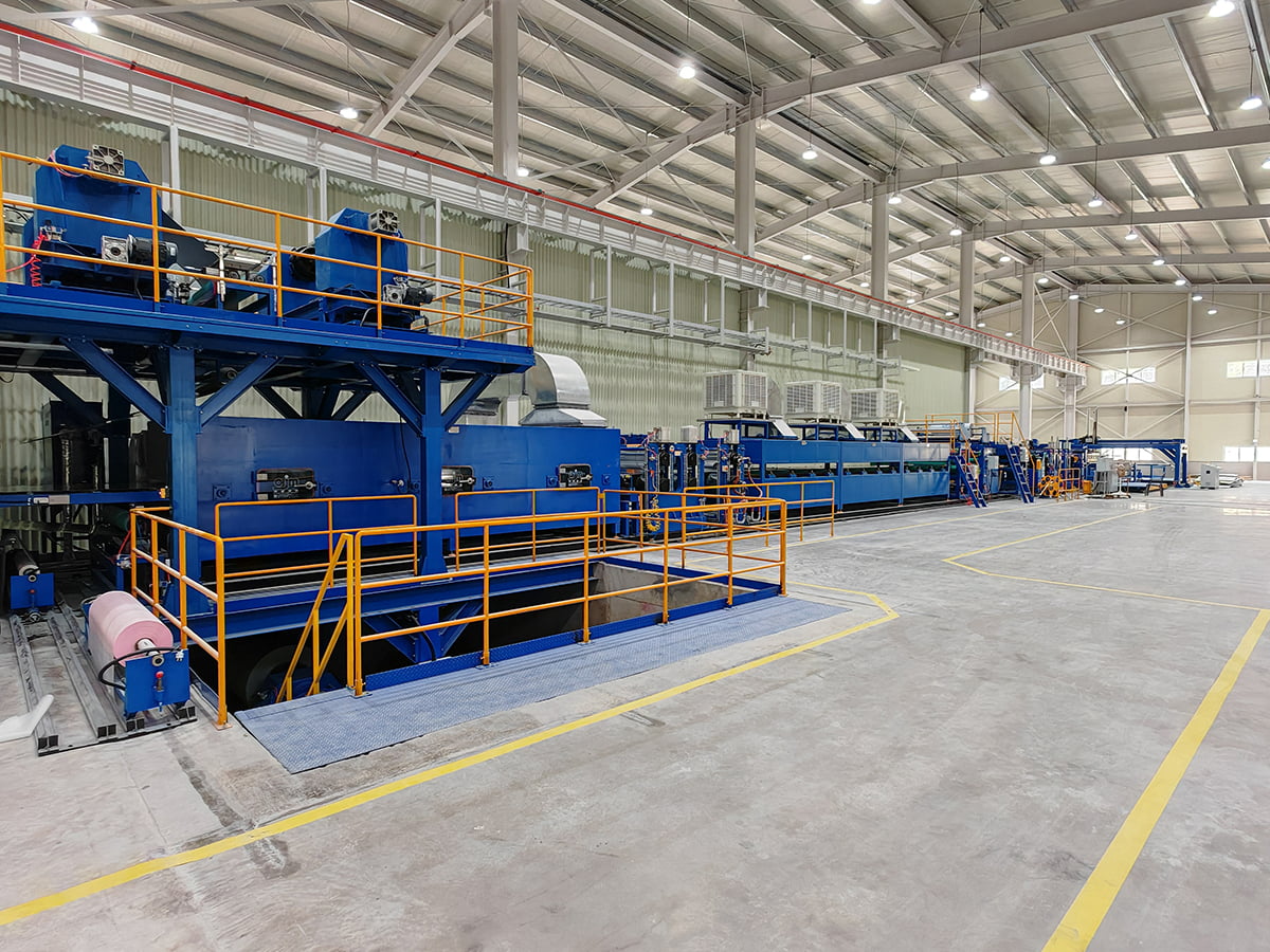 Línea de espuma de PE y composite de acero